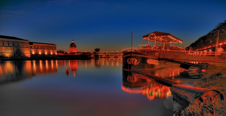 chantrybee : https://www.flickr.com/photos/chantrybee/